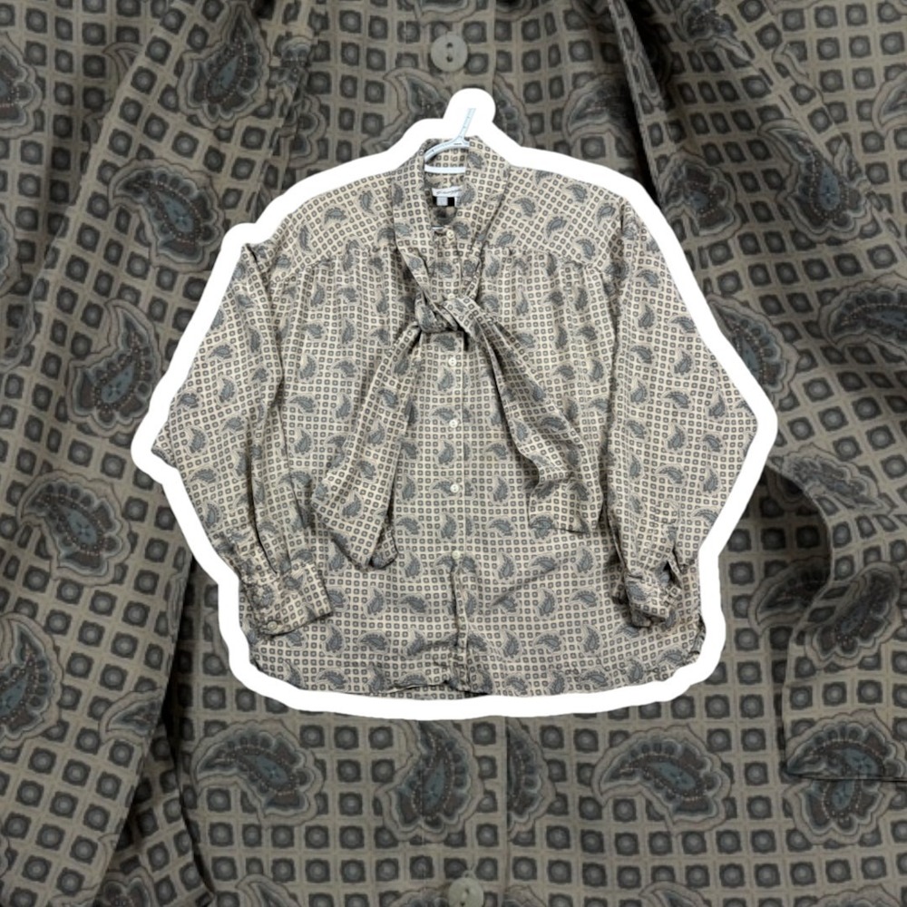 Giuseppe Vintage 100% Silk Blouse Large Paisley Tie Neck Tan Blue Long Sleeve